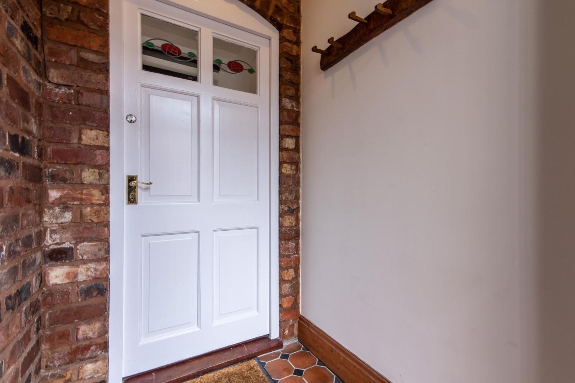 Chester Racecourse Views, Townhouse With Parking Exterior photo