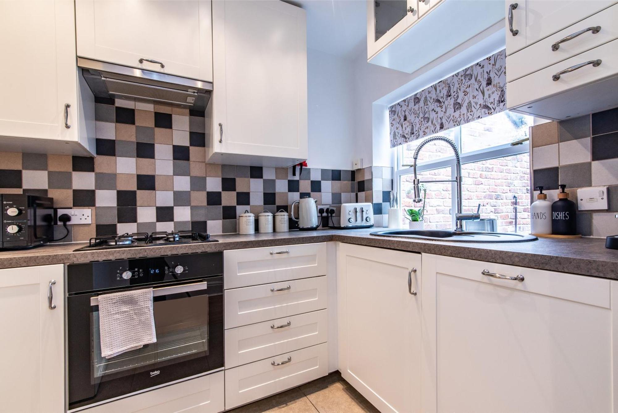 Chester Racecourse Views, Townhouse With Parking Exterior photo