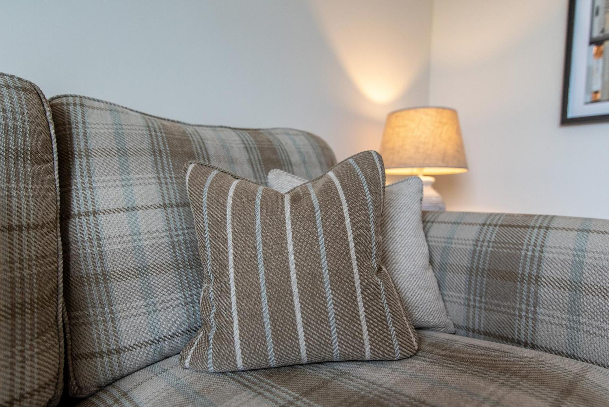 Chester Racecourse Views, Townhouse With Parking Exterior photo